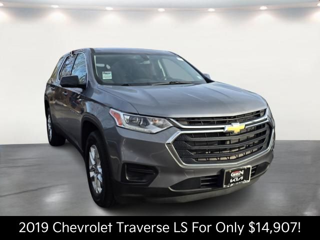 2019 Chevrolet Traverse LS's photo