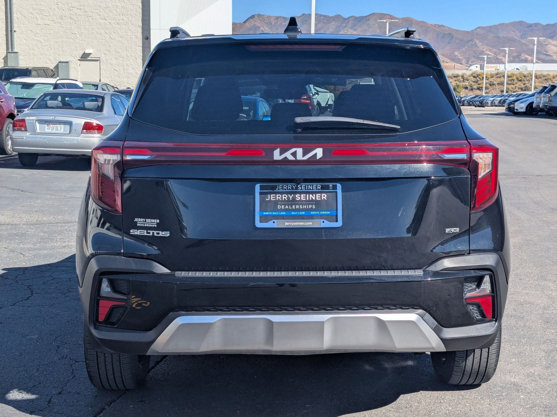 2024 Kia Seltos EX photo 3