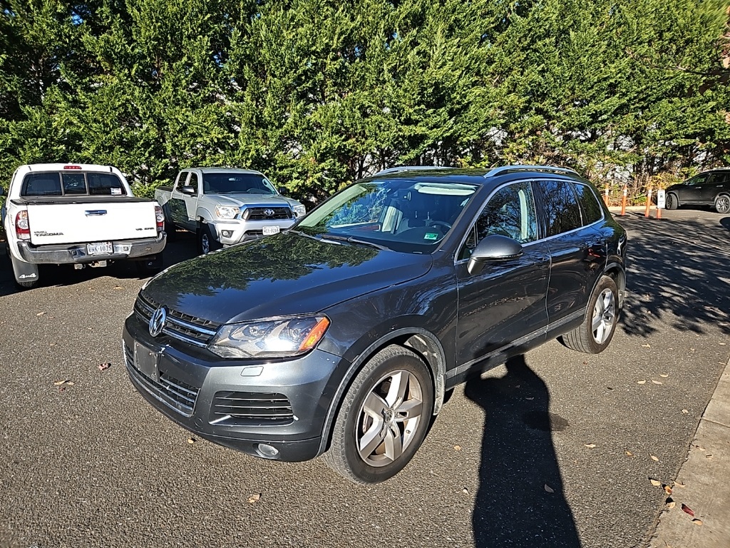 2013 Volkswagen Touareg VR6 FSI Lux photo 2