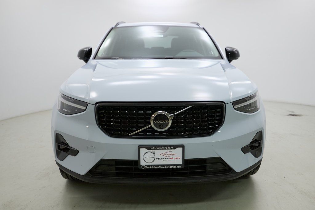 2026 VOLVO XC40 - Image 4