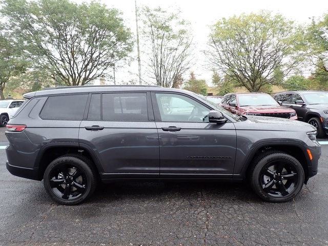 2025 Jeep Grand Cherokee Altitude X photo 4