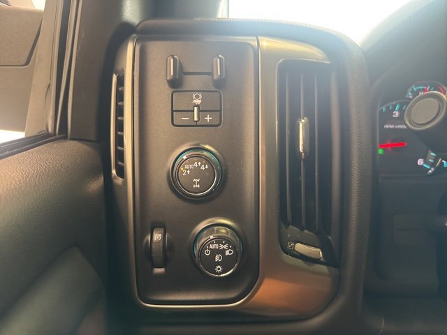2018 Chevrolet Silverado 1500 LT photo 22