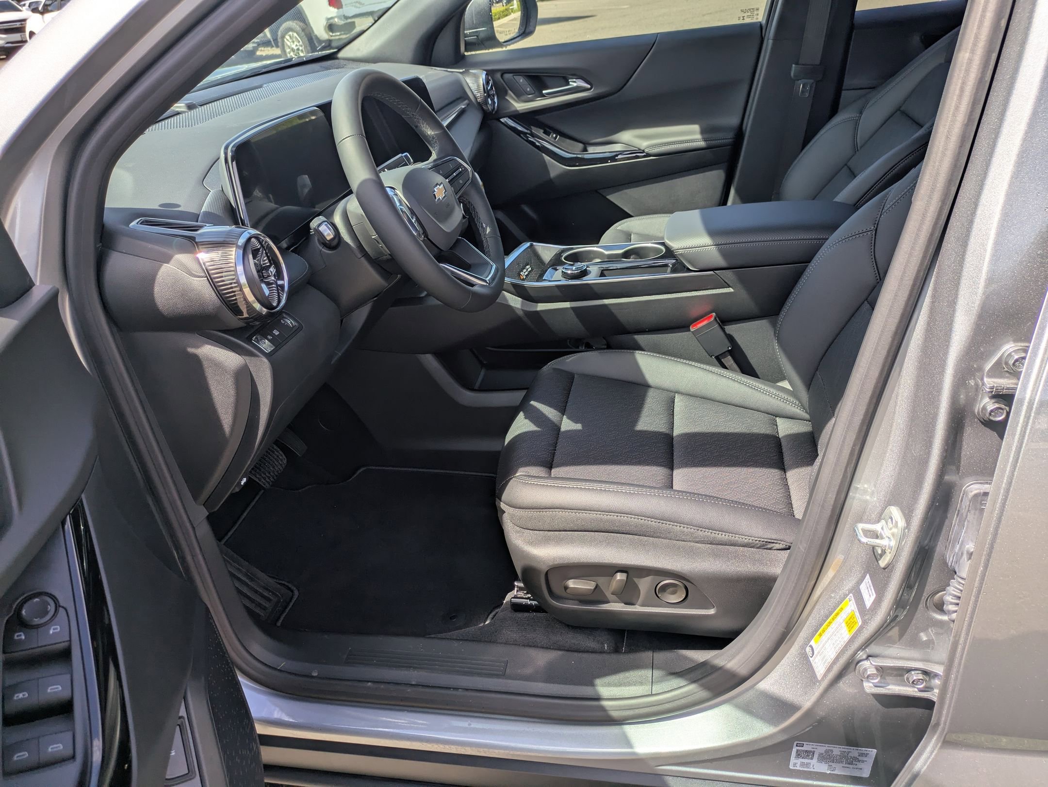 2026 Chevrolet Equinox LT photo 11