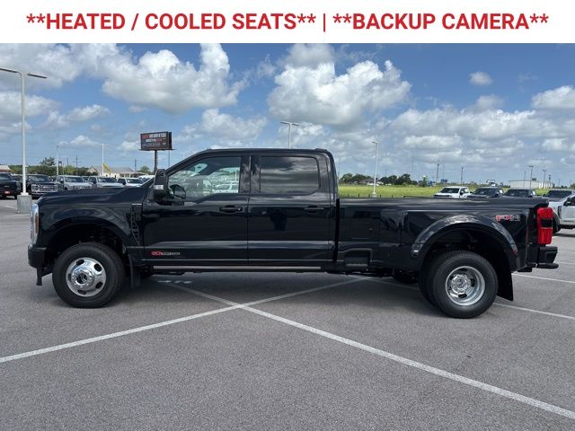 2025 Ford F-350 Platinum photo 4