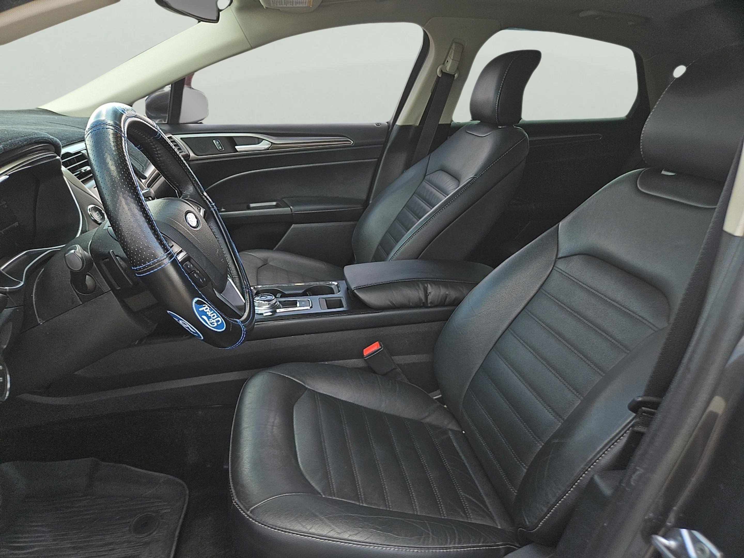 2017 Ford Fusion SE photo 9