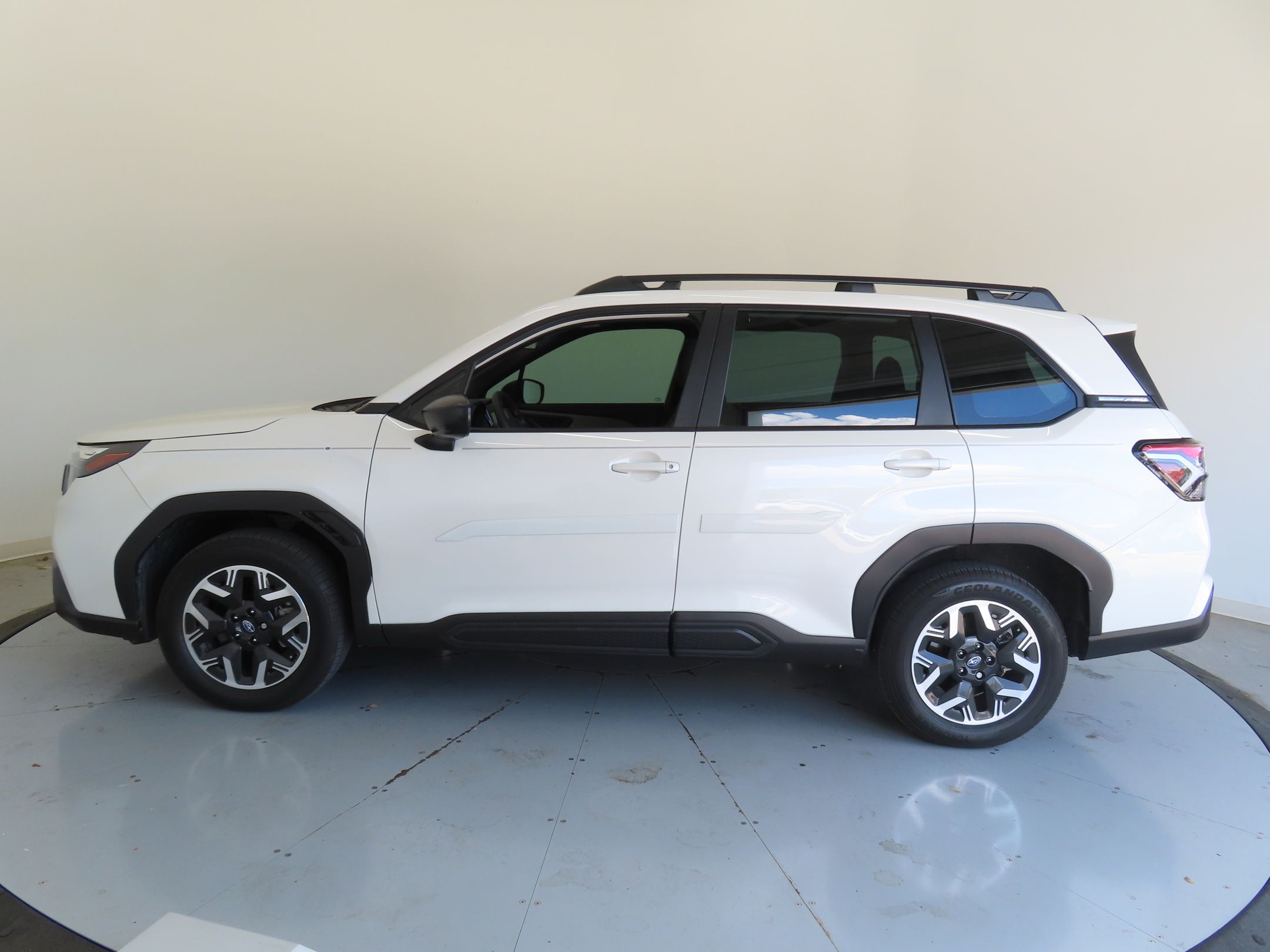 2025 Subaru Forester Base photo 6