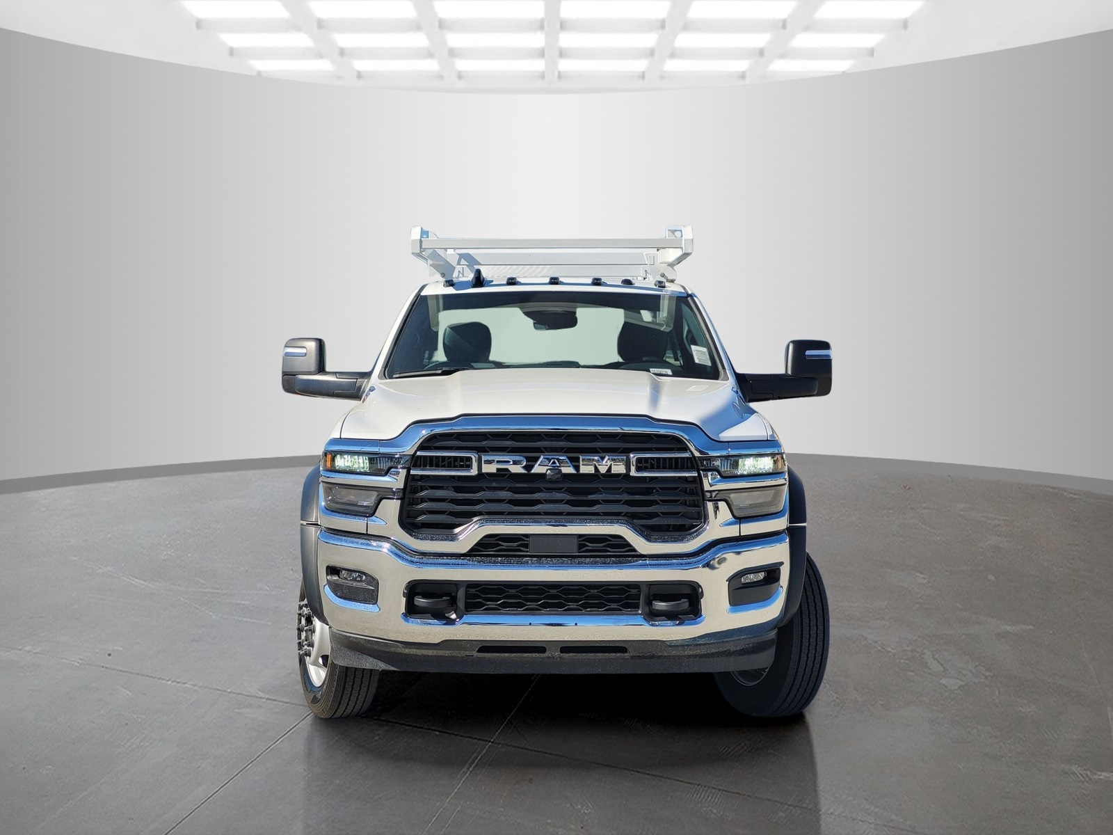 2026 Ram 5500 Tradesman photo 2