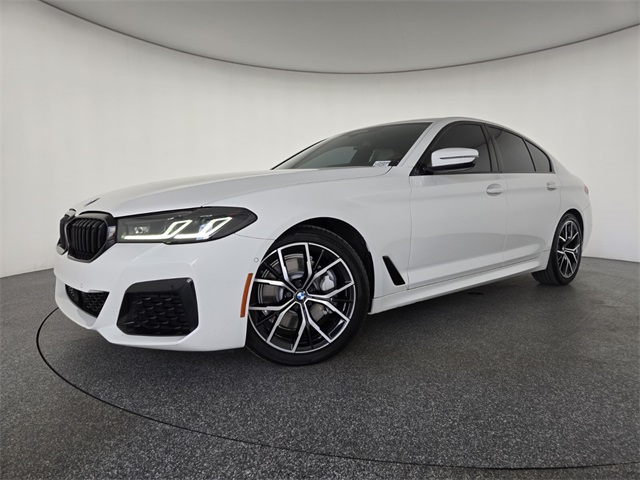2022 BMW 5 Series 530i's photo