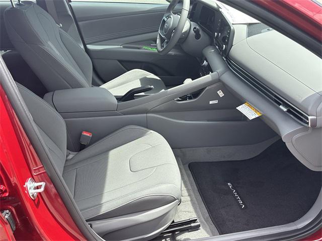 2025 Hyundai Elantra SEL Sport photo 12