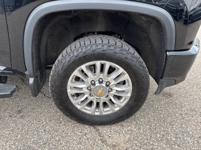Used 2021 Chevrolet Silverado 2500HD High Country with VIN 1GC4YREYXMF167692 for sale in Shakopee, Minnesota