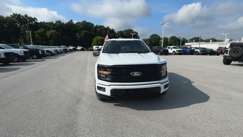 2025 Ford F-150 XLT photo 3
