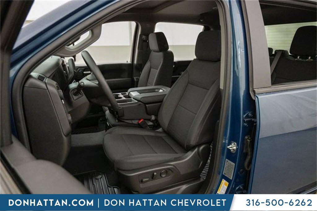 2026 Chevrolet Silverado 2500HD Custom photo 4