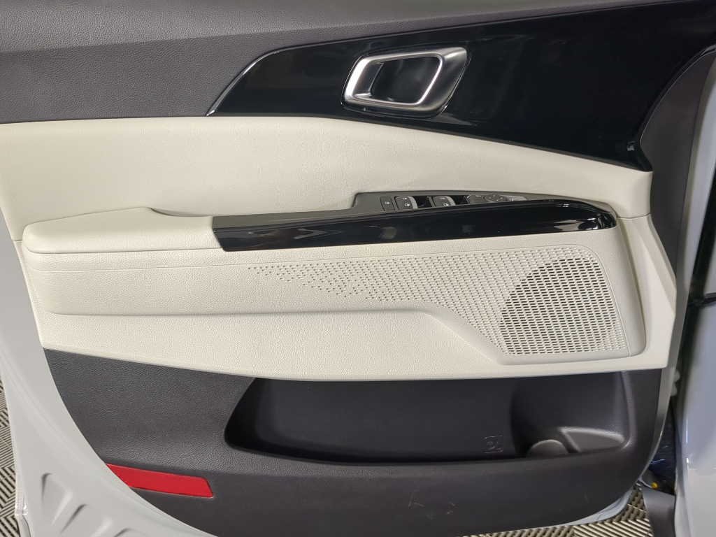 2024 Kia Carnival EX photo 11