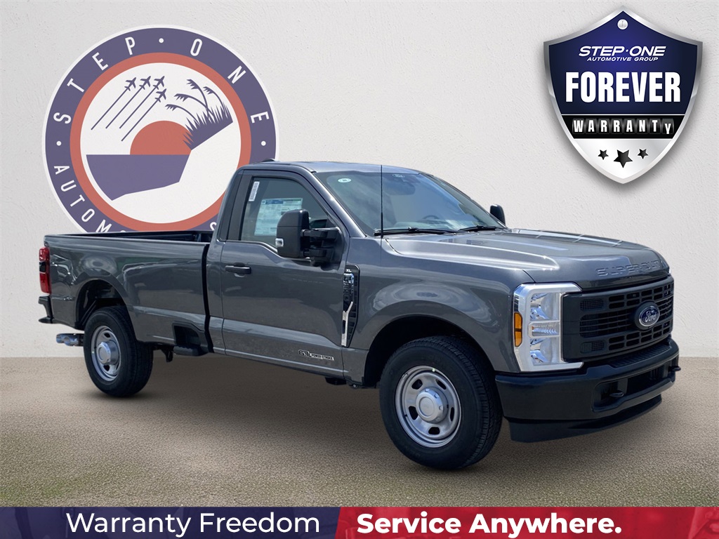 2025 Ford F-350 Super Duty XL's photo