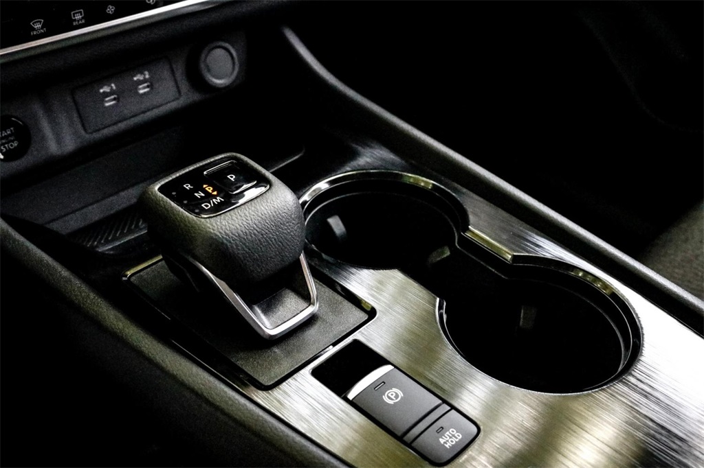 2025 Nissan Rogue SV photo 16