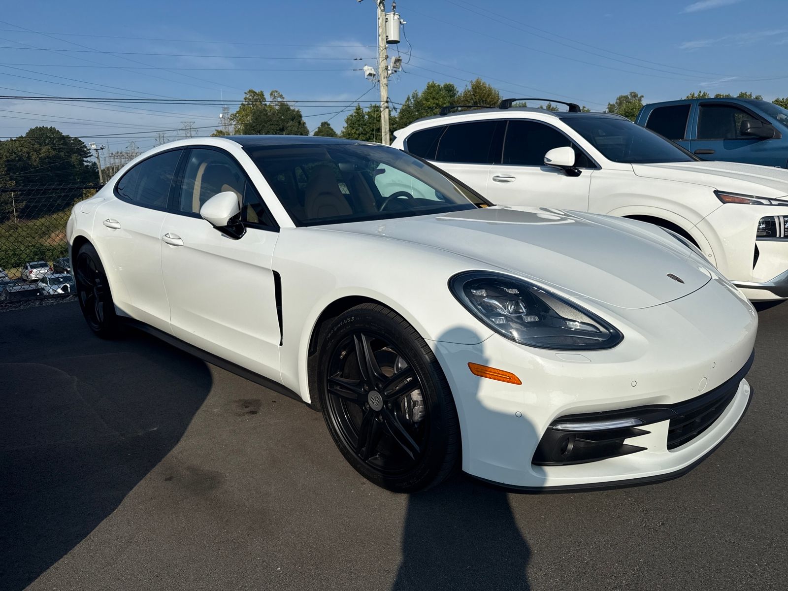 2018 Porsche Panamera 4 photo 3