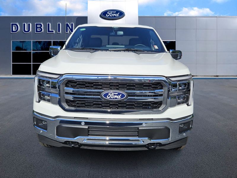 2025 Ford F-150 Lariat photo 2