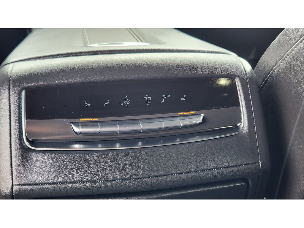 2024 Cadillac Escalade Premium Luxury photo 4