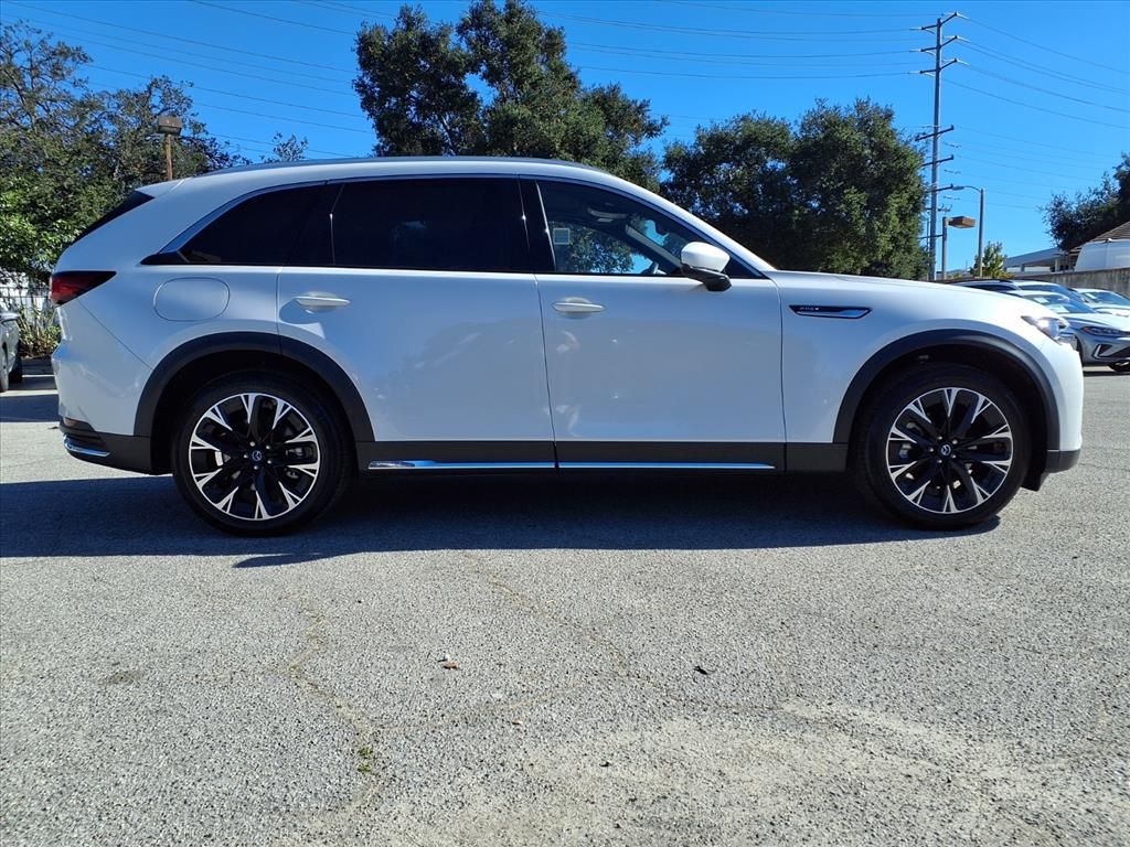 2025 Mazda CX-90 Premium Plus photo 3