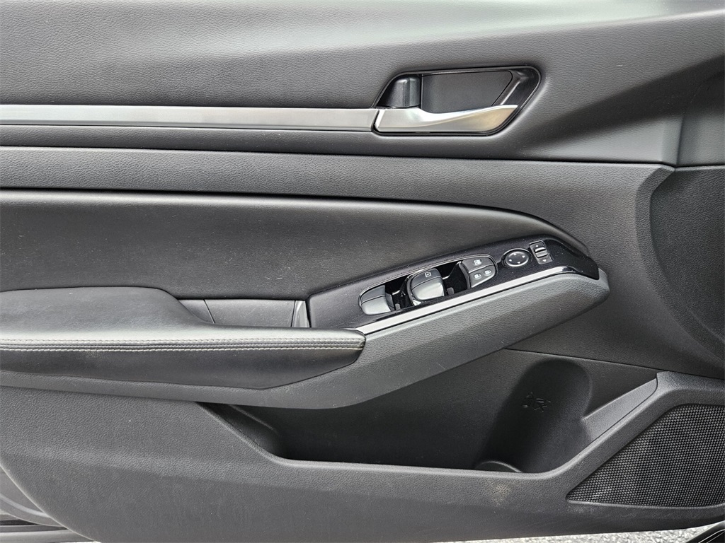2023 Nissan Altima 2.5 SV photo 27