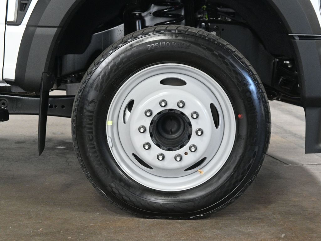 2025 Ford F-550 XL photo 18