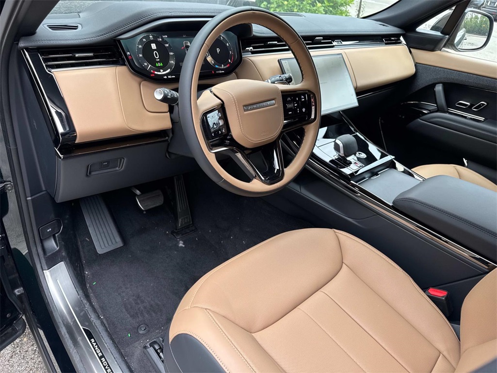 2025 Land Rover Range Rover Sport SE photo 18