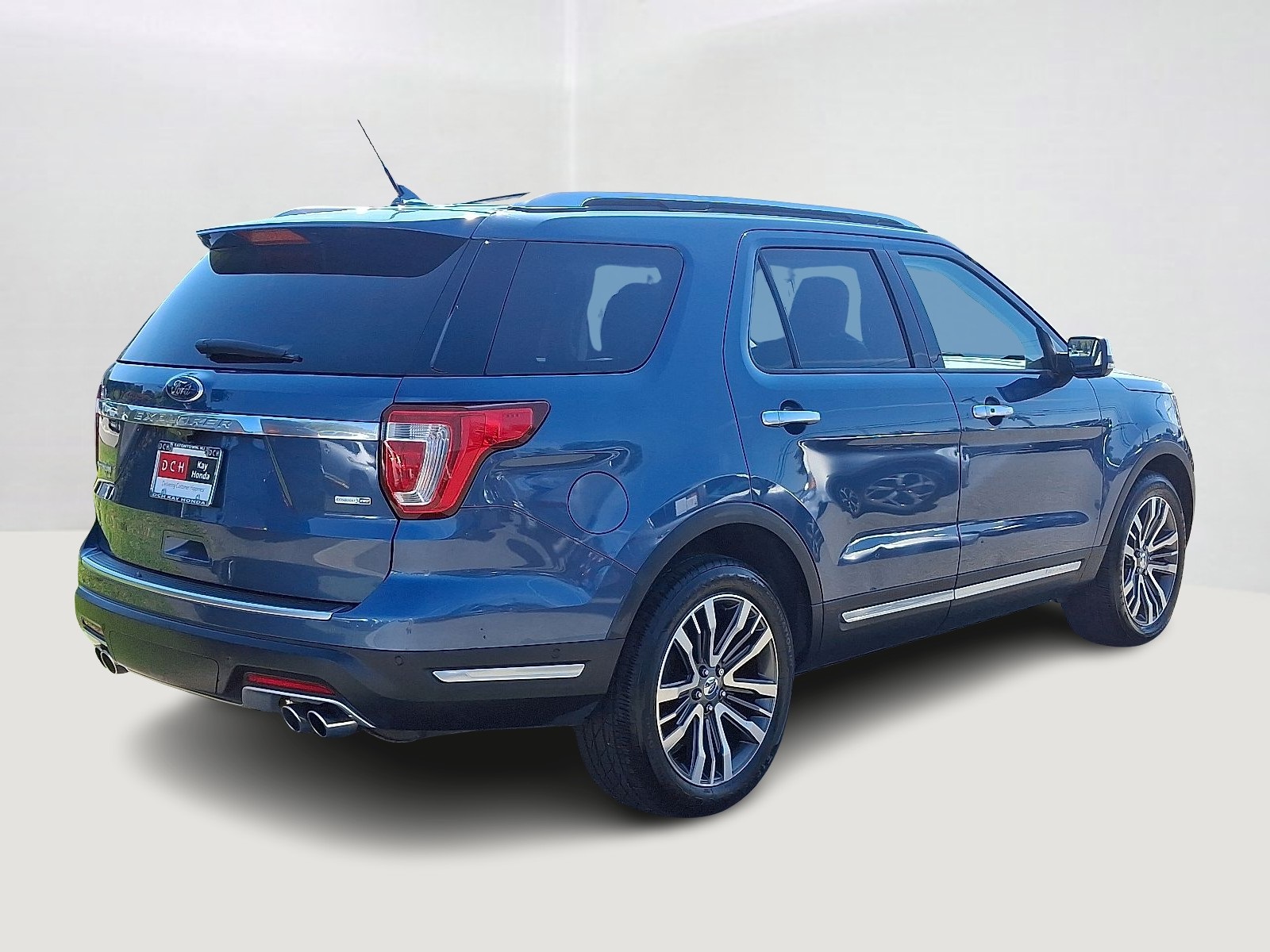 2018 Ford Explorer Platinum photo 2