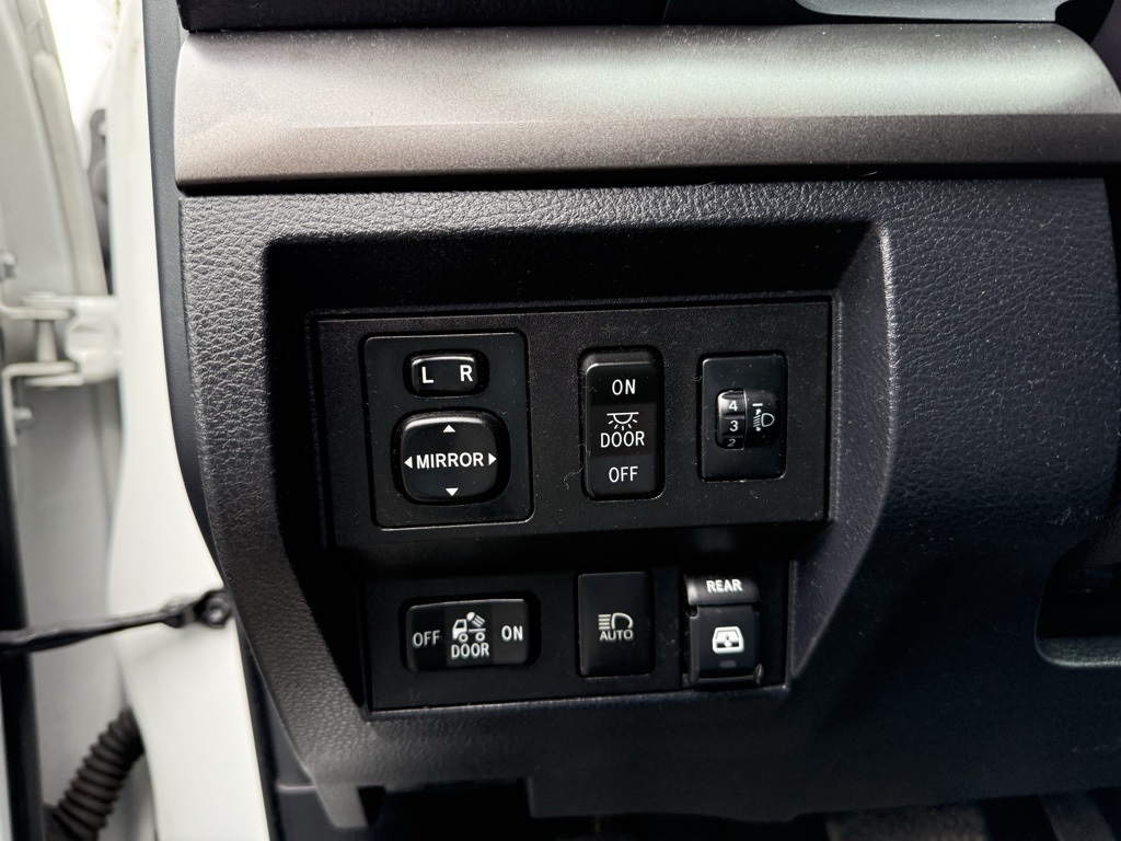 2018 Toyota Tundra SR5 photo 16