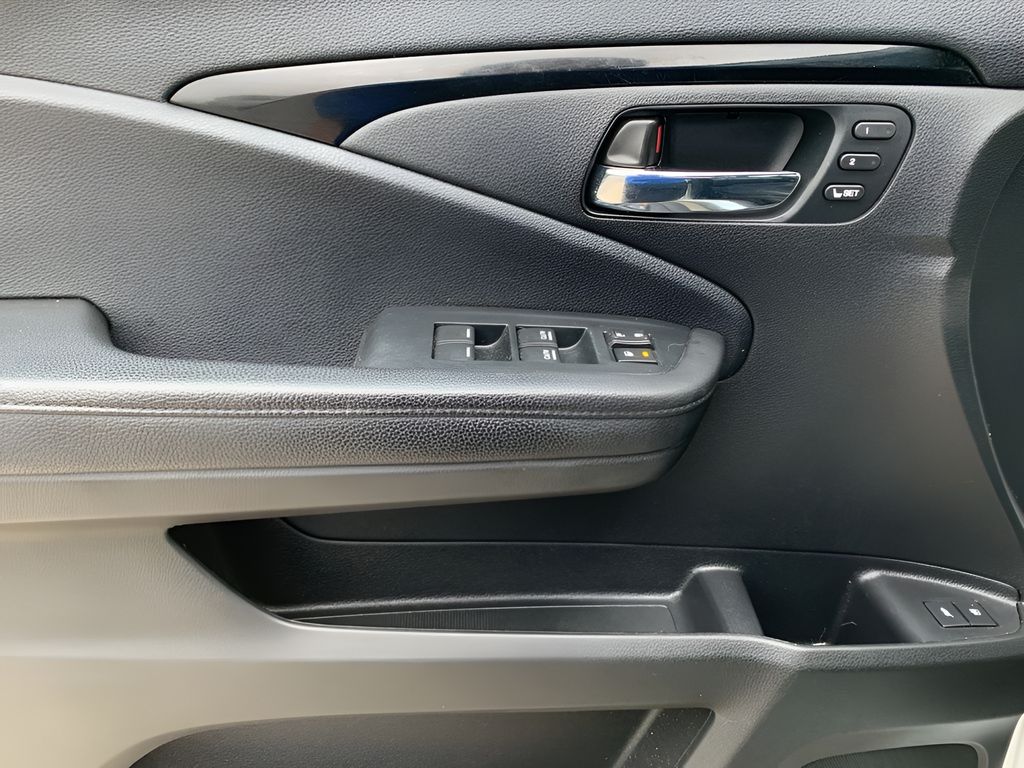 2022 Honda Pilot Touring photo 10