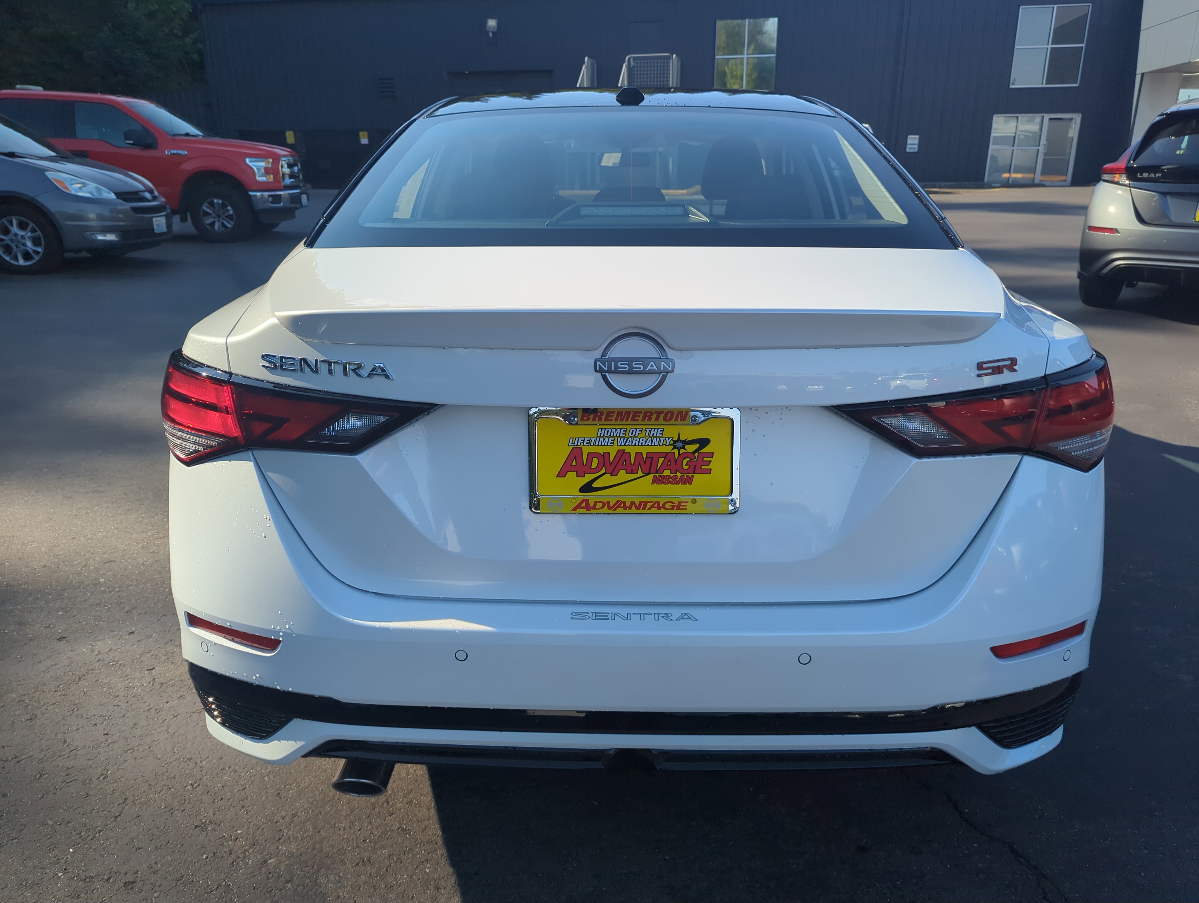 2025 Nissan Sentra SR photo 2