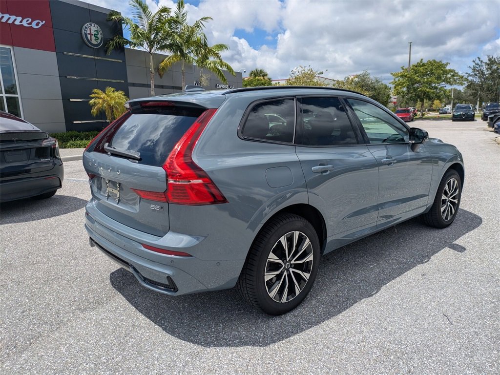 2024 Volvo XC60 B5 Plus photo 3