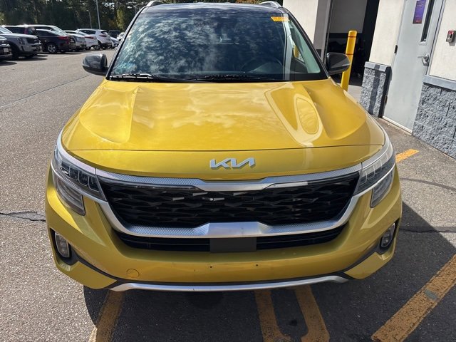 2022 Kia Seltos SX photo 2