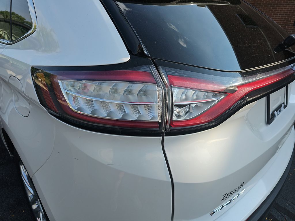 2018 Ford Edge Titanium photo 32