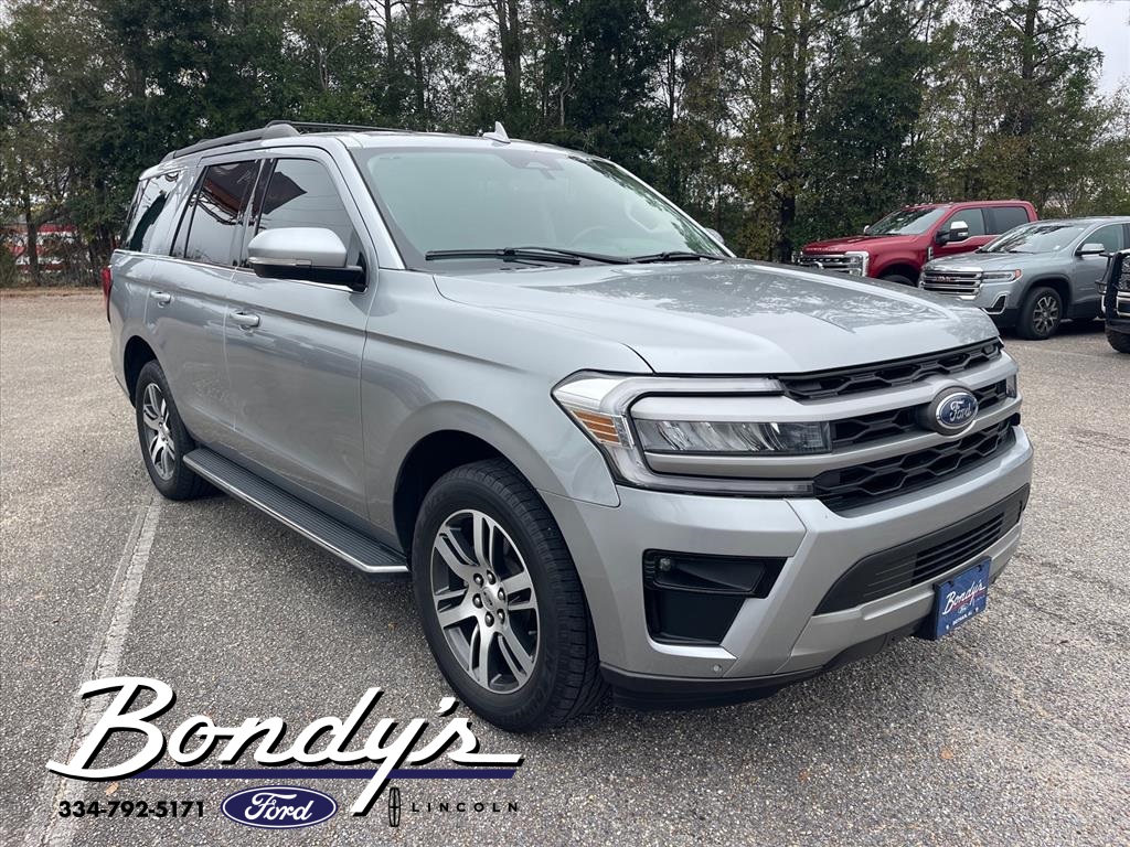 2023 Ford Expedition XLT's photo