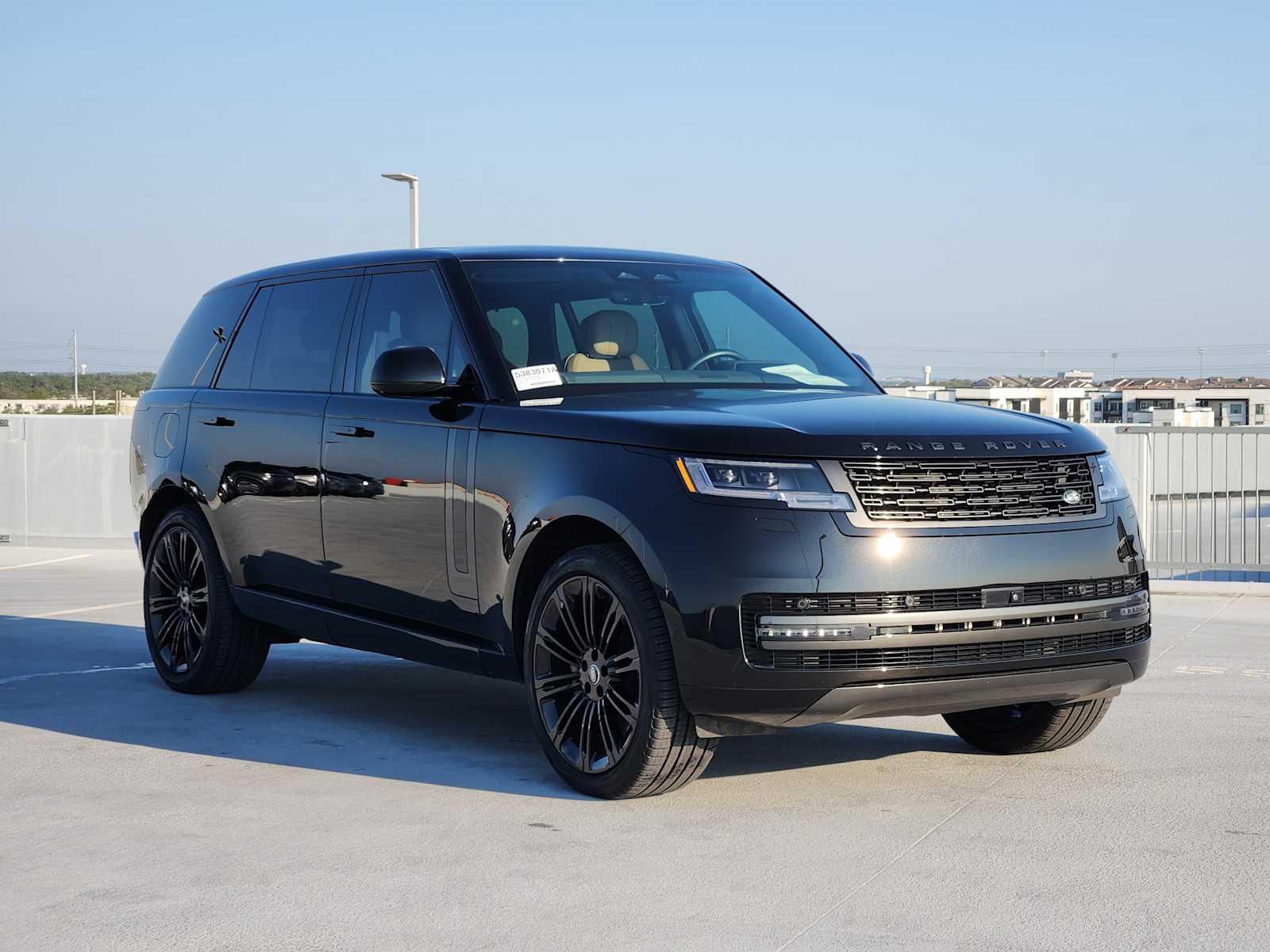 2024 Land Rover Range Rover SE photo 3