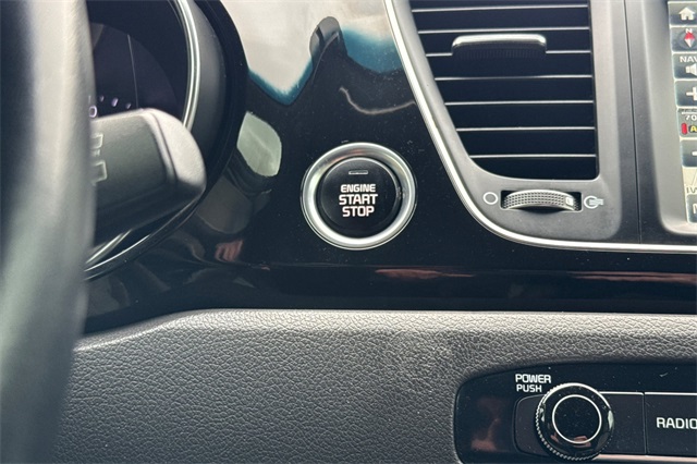 2015 Kia Sedona SX photo 27