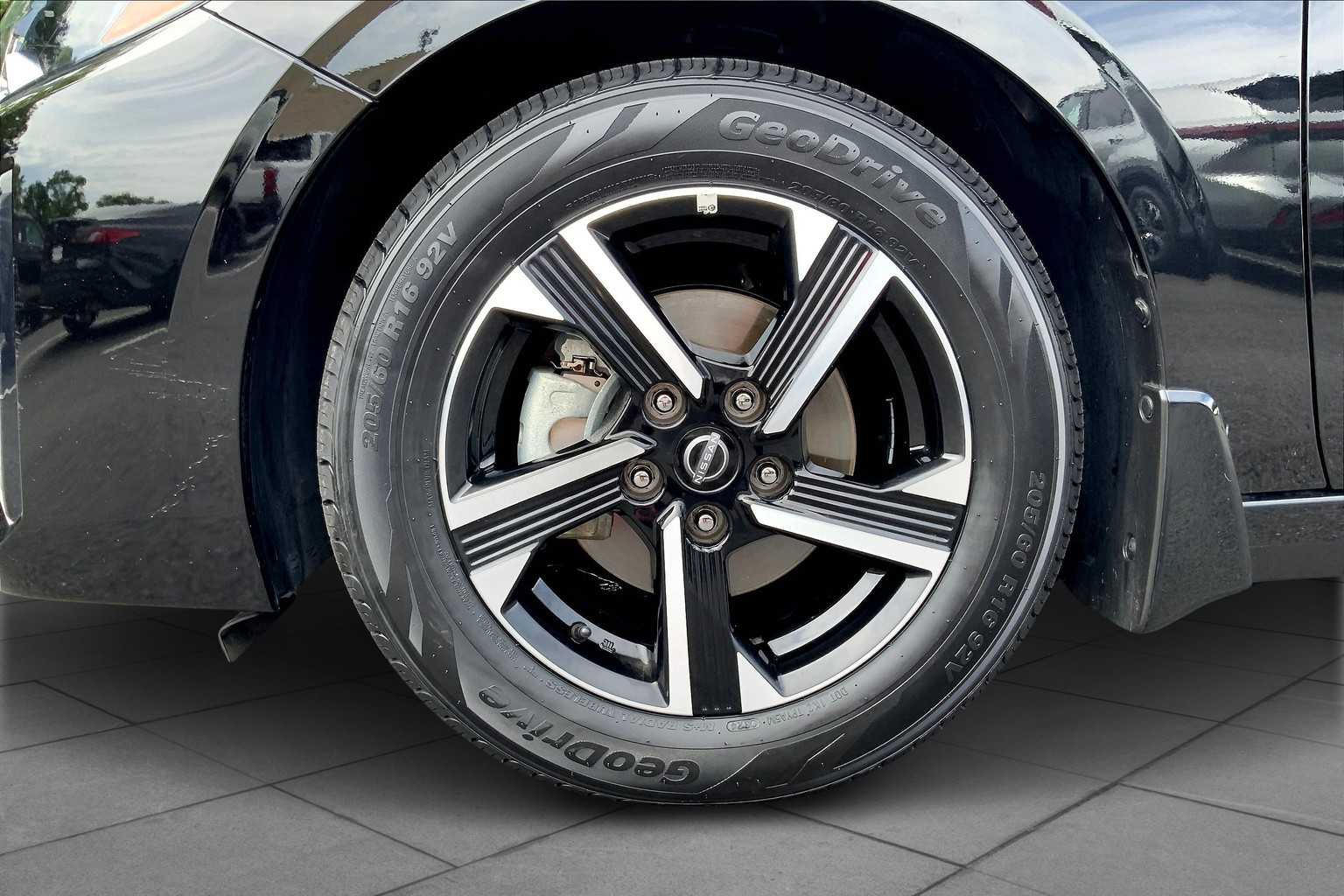 Image 9 of 2024 Nissan Sentra SV FWD