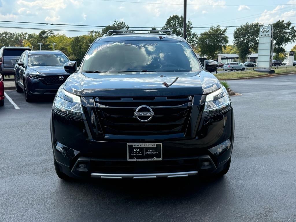 2022 Nissan Pathfinder Platinum photo 2