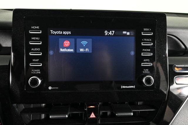 2021 Toyota Camry SE photo 4