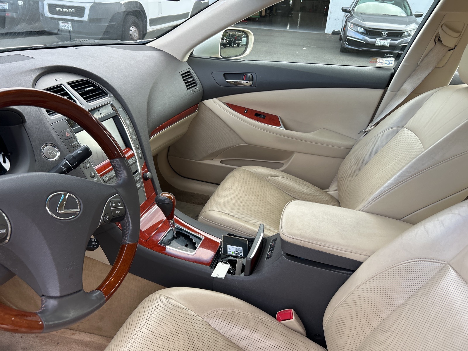 2010 Lexus ES 350 photo 6