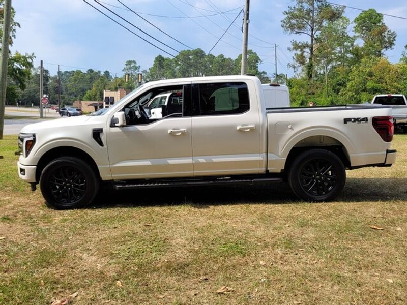 2025 Ford F-150 Lariat photo 4
