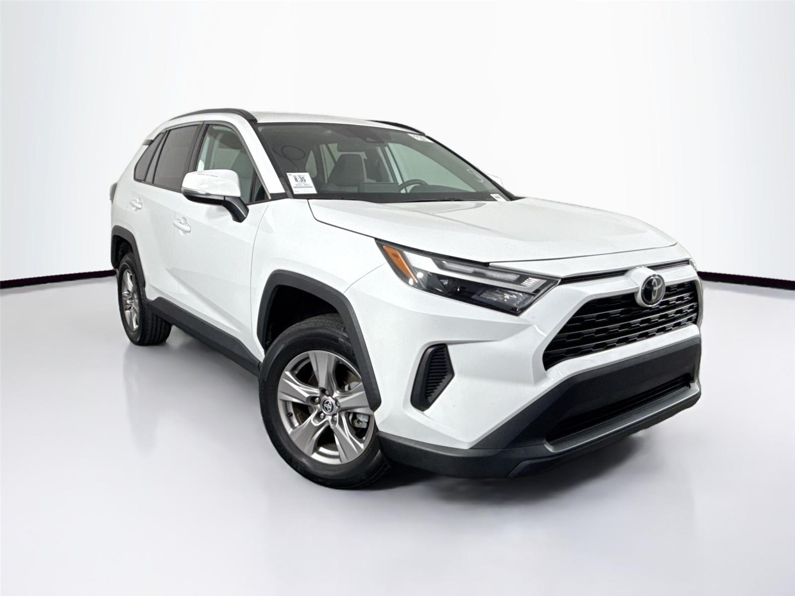 2022 Toyota RAV4 XLE photo 4