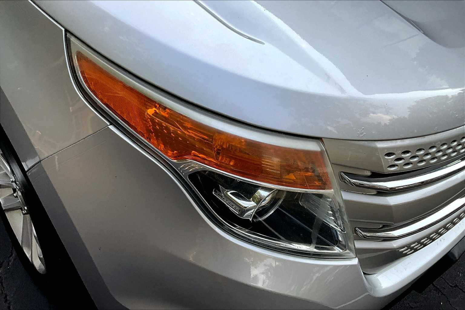 2013 Ford Explorer XLT photo 24