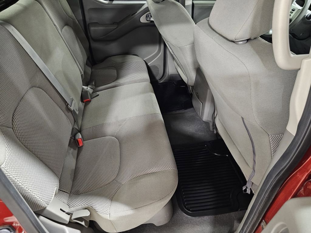 2020 Nissan Frontier SV photo 9