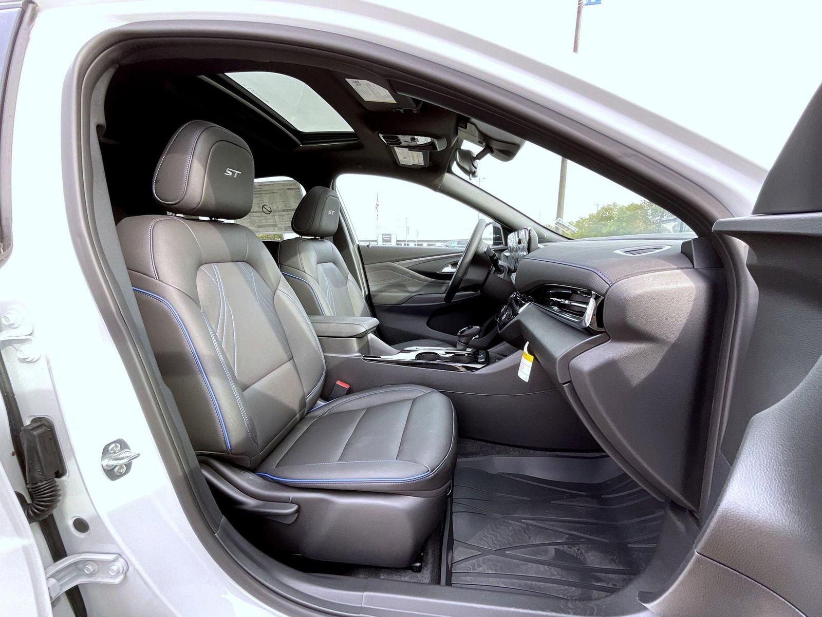 2025 Buick Envista ST photo 15