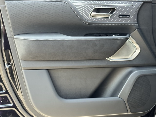 2026 Infiniti QX80 photo 11