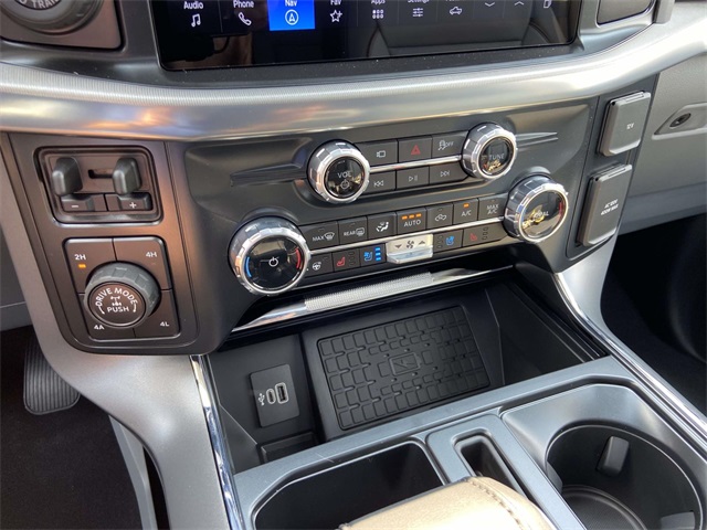 2025 Ford F-150 Lariat photo 19
