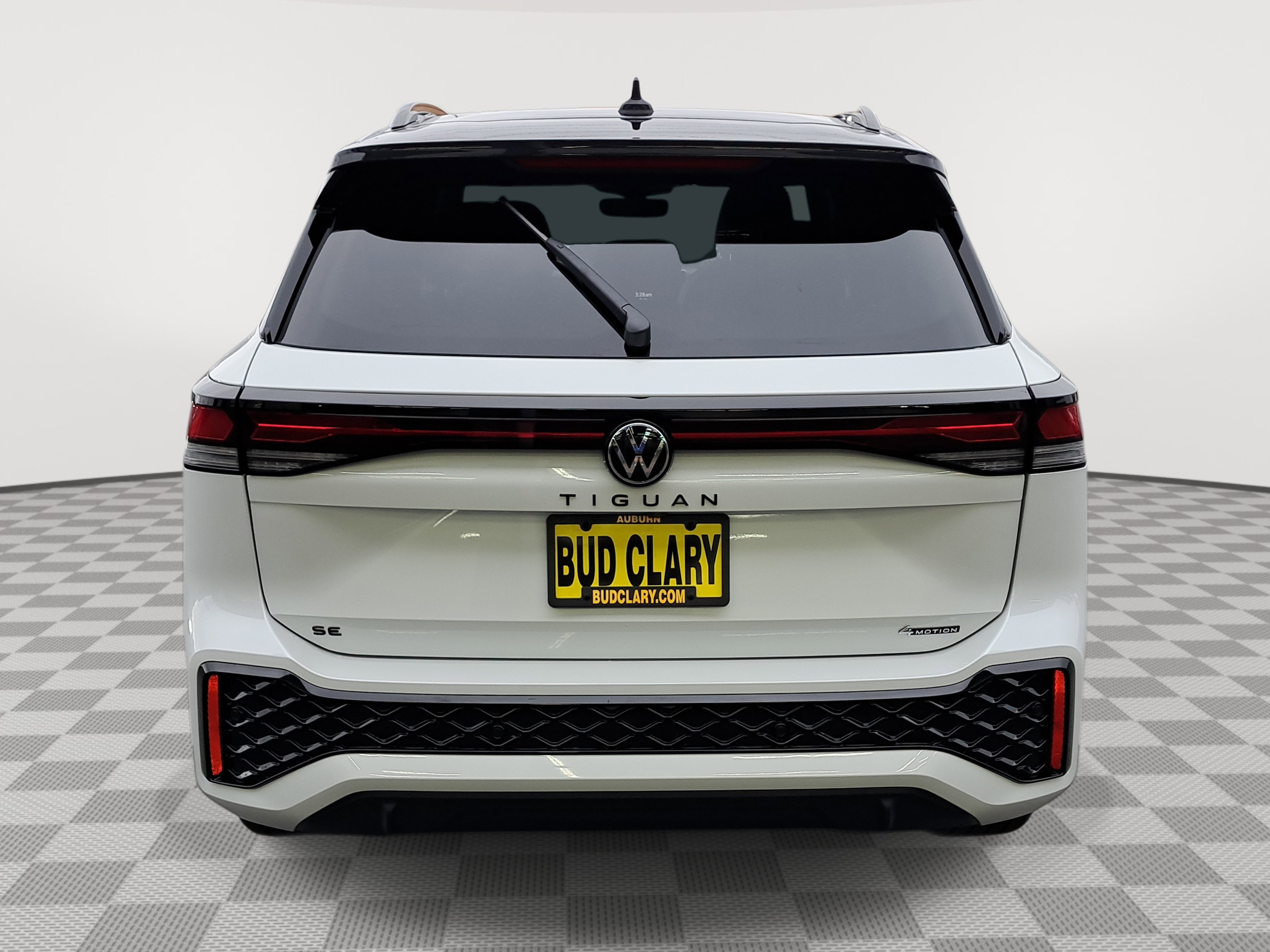 2025 Volkswagen Tiguan SE R-Line Black photo 3