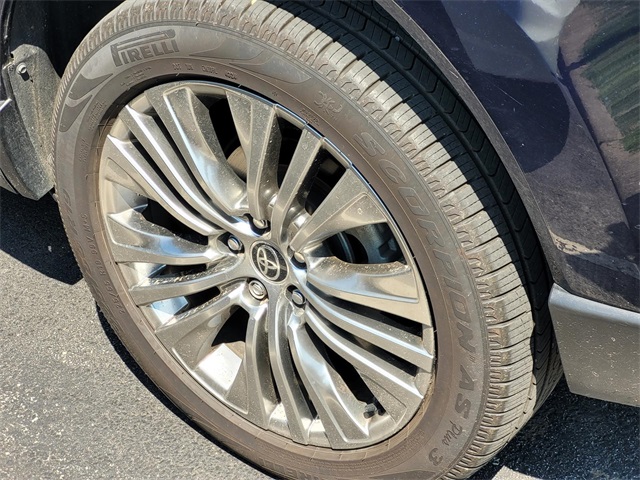 2022 Toyota Venza XLE photo 4