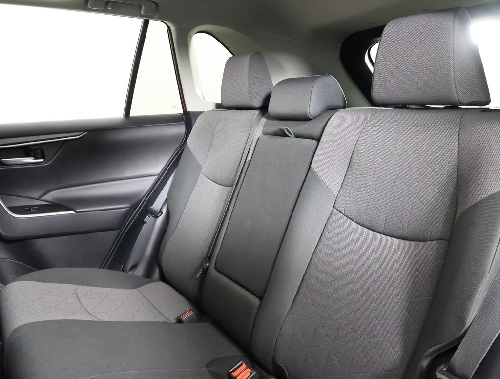 2024 Toyota RAV4 XLE photo 14